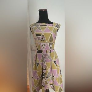 XS Dear Creatures unique dress with beautiful pattern.